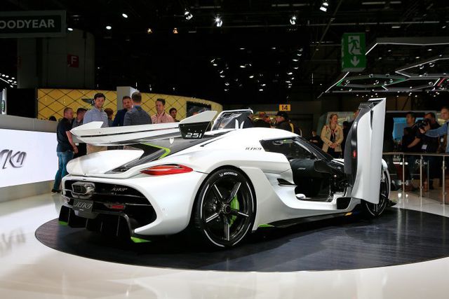 Cận cảnh siêu xe 3 triệu USD mới ra mắt của Koenigsegg - 2