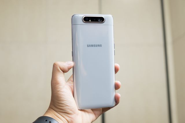 Samsung tung smartphone camera trÆ°á»£t xoay táº¡i Viá»t Nam, giÃ¡ 14,9 triá»u Äá»ng - 3