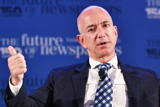 Jeff Bezos, nhà sáng lập kiêm CEO của hãng thương mại điện tử Amazon. Ảnh: Obsever. 