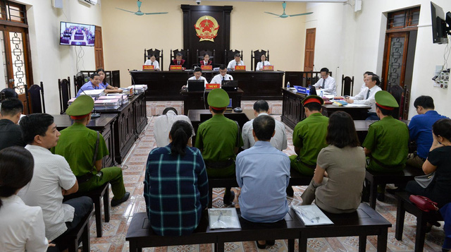Kẻ chủ mưu vụ gian lận thi cử ở Hà Giang bị đề nghị mức án 9 năm tù - Ảnh 4.