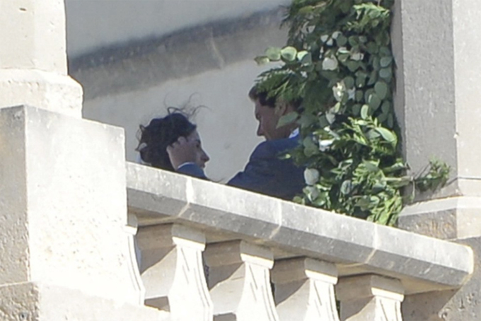 Khoảnh khắc thân mật, tình cảm của vợ chồng Nadal tại pháo đài trong ngày cưới. Ảnh: AS.