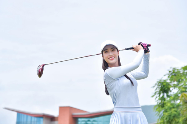 Đỗ Mỹ Linh sau 6 năm đăng quang Hoa hậu: Chơi golf nhiều thành &quot;nghiện&quot; - Ảnh 2.