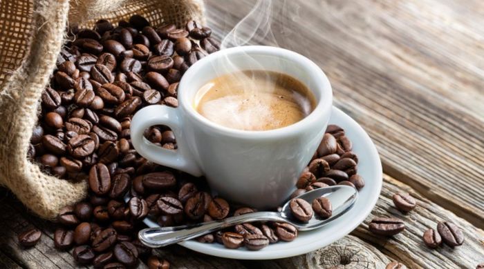 Cà phê: Độ ẩm trong tủ lạnh có thể gây ra hiện tượng ngưng tụ nước, không tốt cho hương vị của cà phê xay hoặc cà phê nguyên hạt. Thay vào đó, hãy bảo quản cà phê trong hộp kín để cà phê luôn tươi ngon cho đến khi pha./.