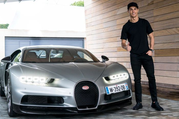 Chiếc Bugatti La Voiture Noire có giá 18,6 triệu USD của Ronaldo