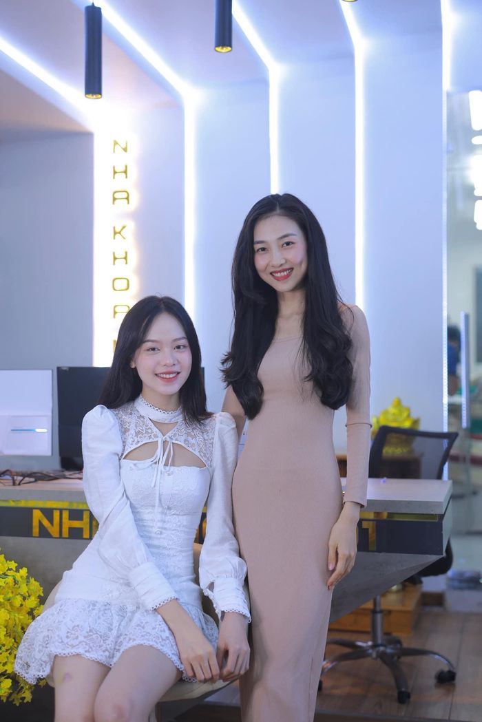 Top 10 Hoa hậu Việt Nam 2014 - Kiều Vỹ và tân hoa hậu Thanh Thủy.