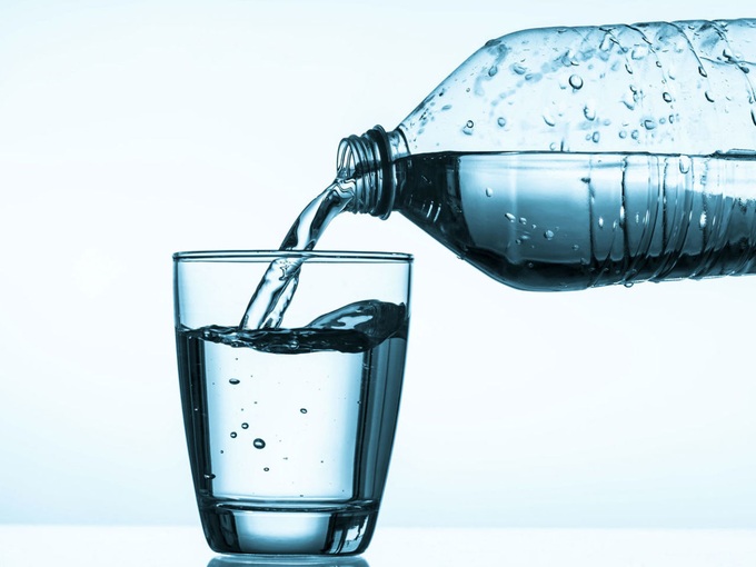 Uống ít nước có khiến nam giới khó lên đỉnh? - 1