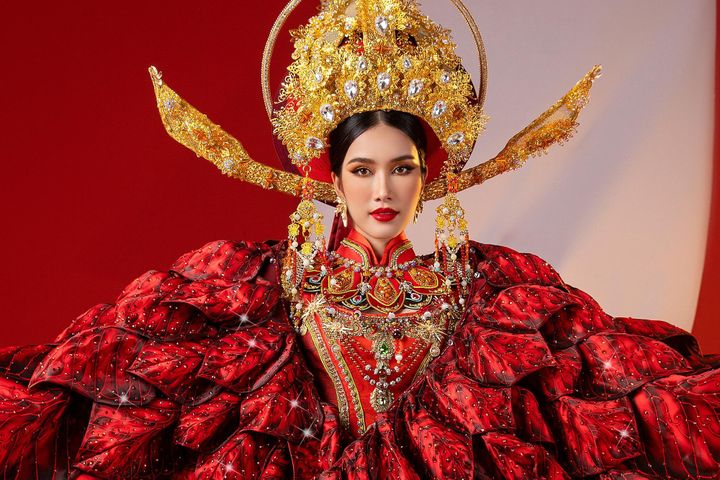 Á hậu Phương Anh tung hình ảnh về bộ trang phục dân tộc tại Hoa hậu Quốc tế 2022