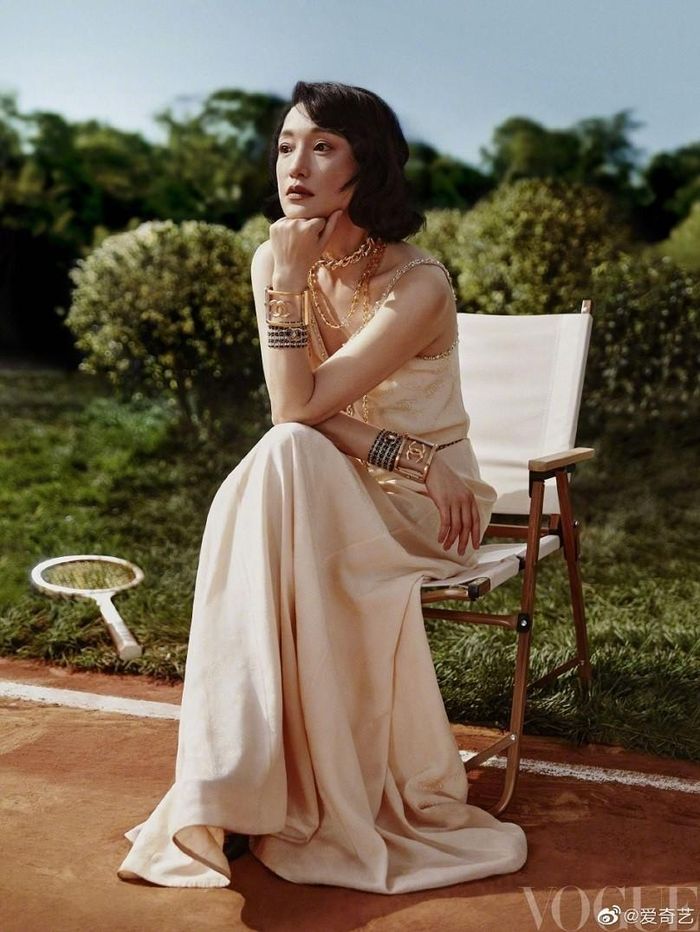 Châu Tấn trở thành nghệ sĩ Hoa ngữ đầu tiên xuất hiện trên trang bìa Vogue năm nay.