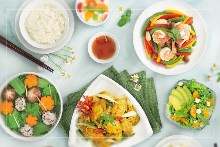 Thói quen chan canh vào cơm có tốt cho sức khỏe? - Sao Phát Ngôn