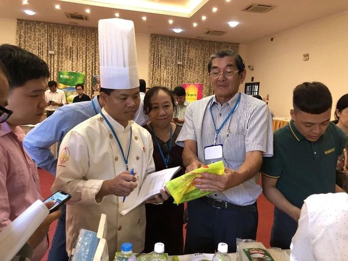  Ông Hồ Quang Cua “cha đẻ” gạo ST25 tiếp tục giành giải gạo ngon nhất thế giới. 