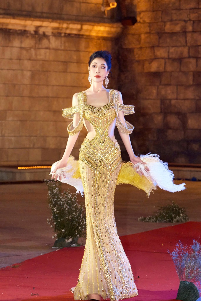 Hoa hậu Lại Thị Thu Hà, The Aura, quyến rũ
