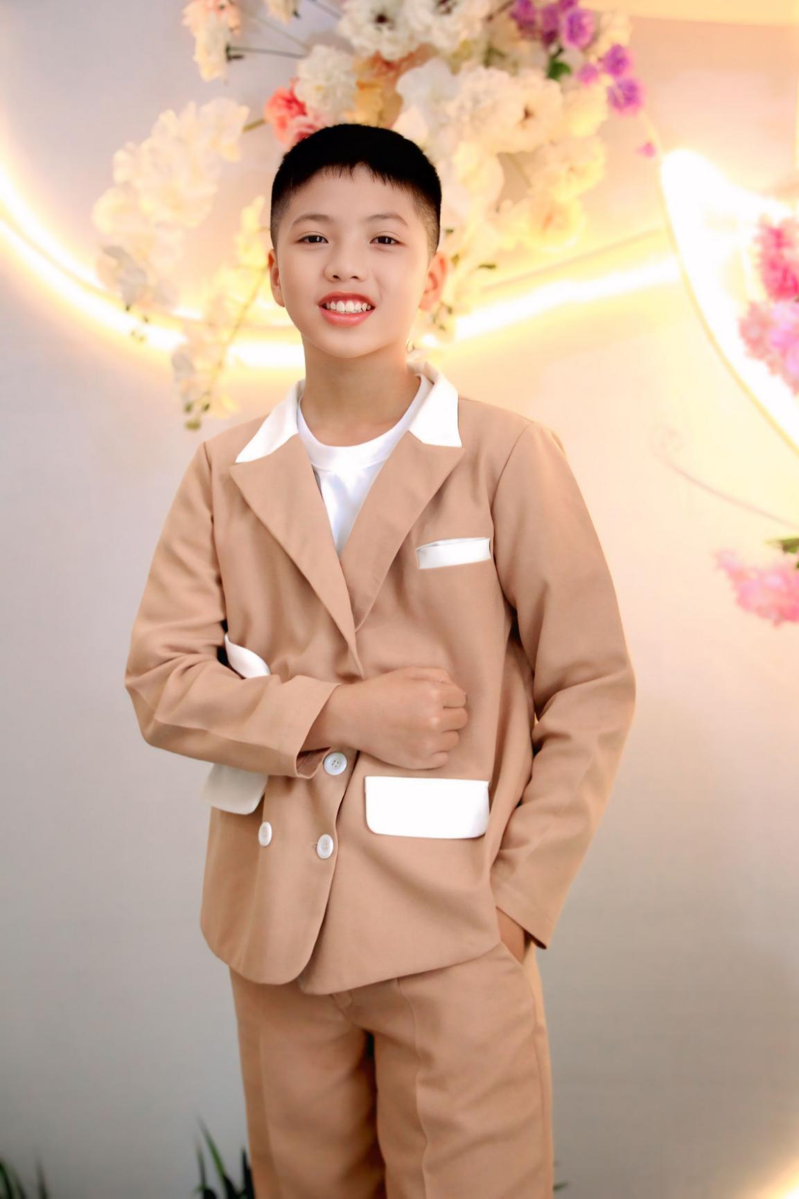 Trần Lê Hiển Long, Tài Năng Việt