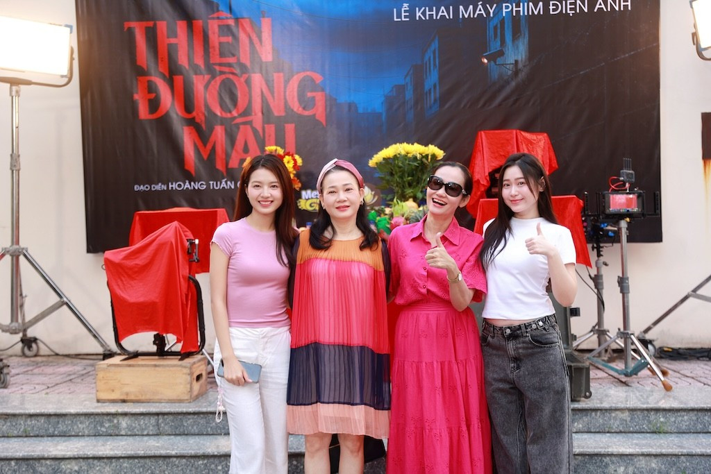 tu-trai-sang-dien-vien-bich-ngoc-hoang-trinh-nsut-hanh-thuy-hoang-yen.jpg