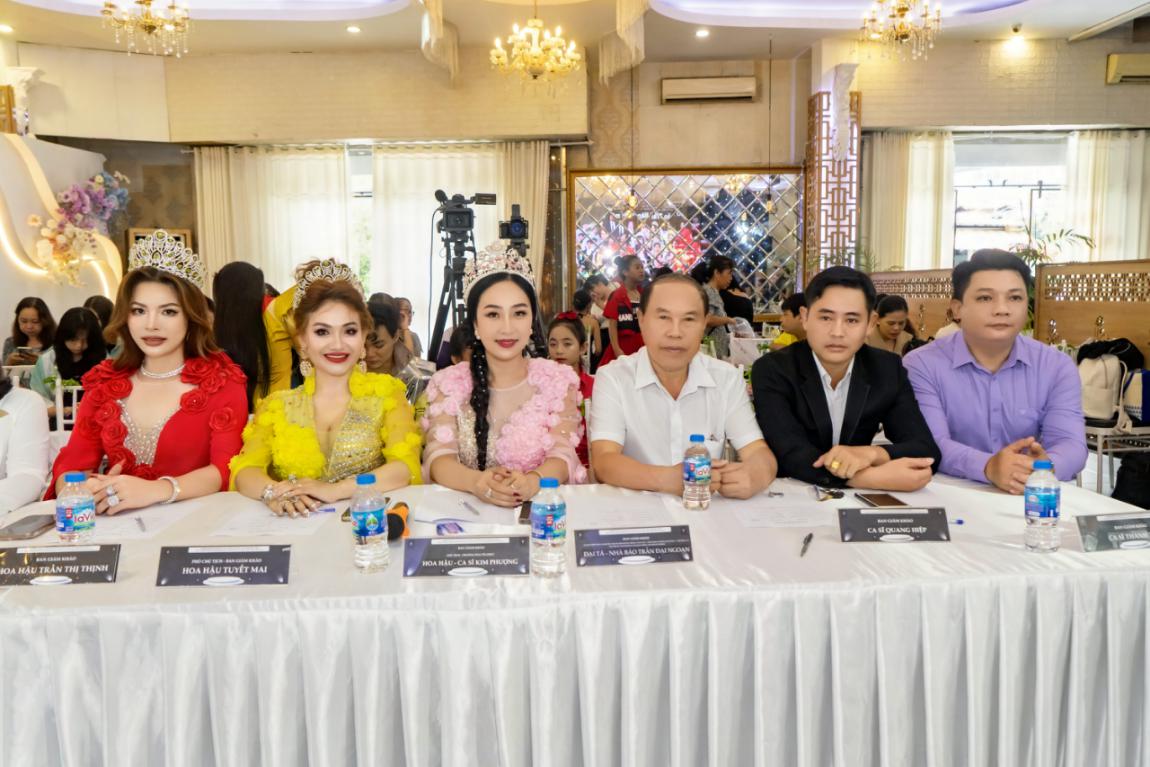 Tài Năng Việt, Hoa hậu Kim Phượng, giám khảo