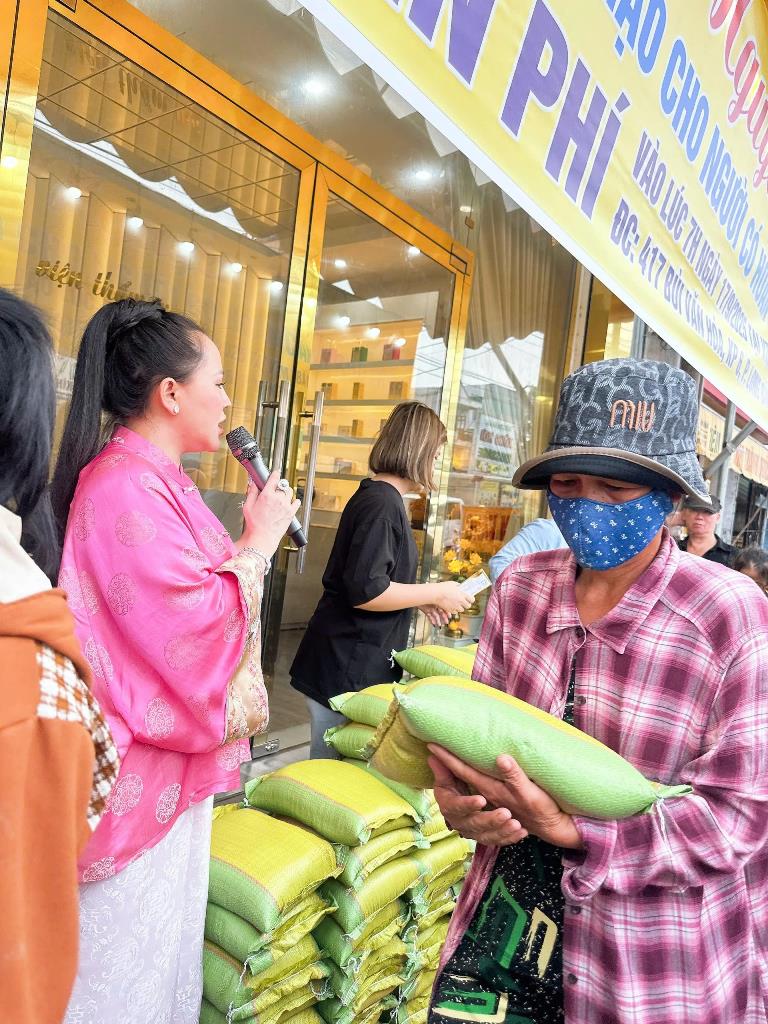 hoa hậu Nguyễn Thị Bình, từ thiện, nhân ái