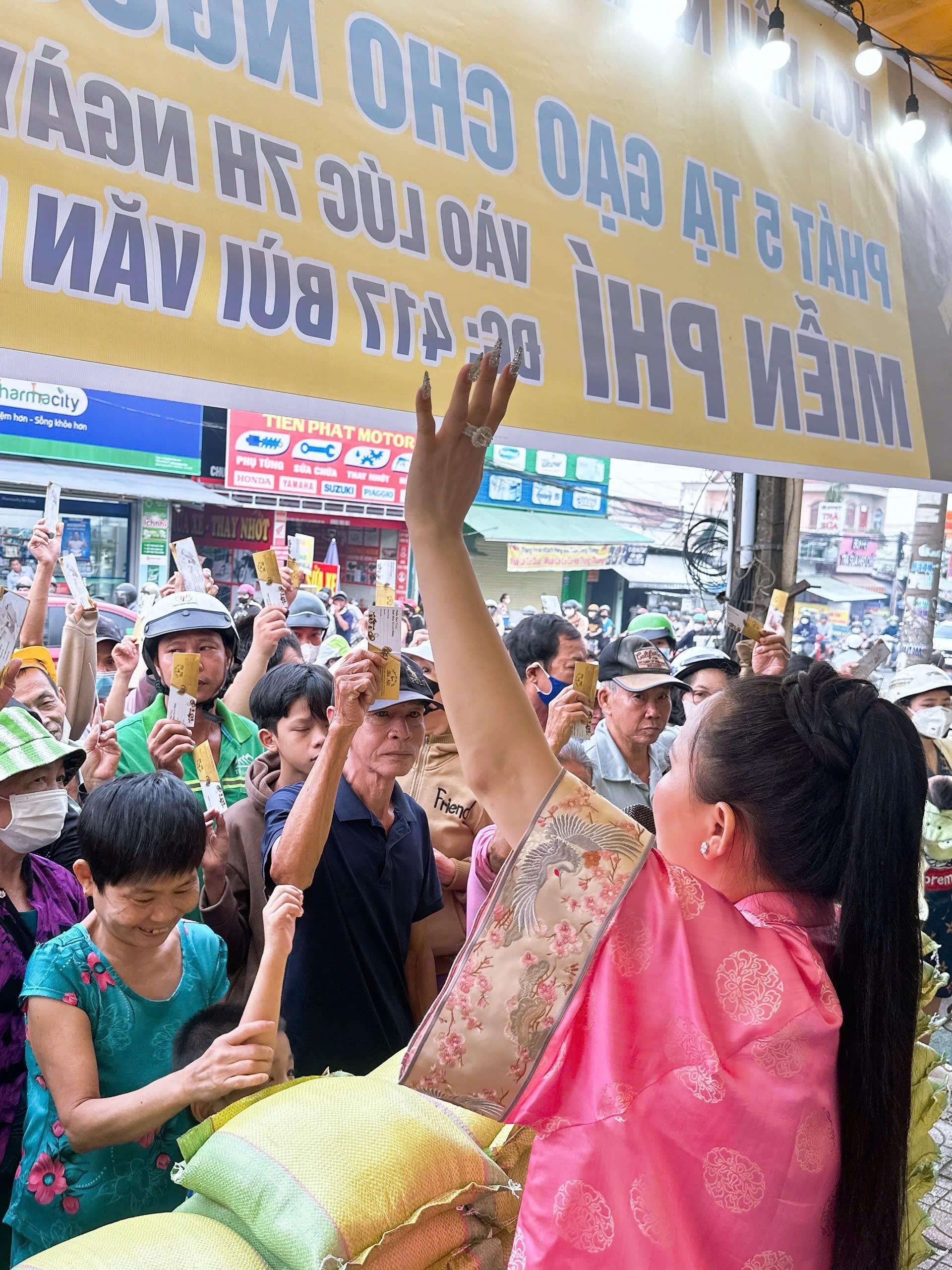 hoa hậu Nguyễn Thị Bình, từ thiện, nhân ái
