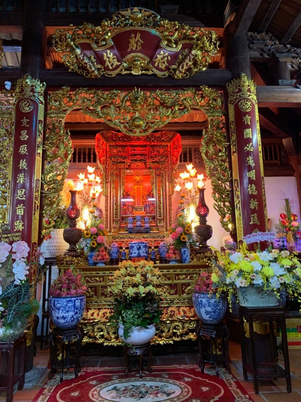 Hoa hậu Nguyễn Thị Bình, giỗ Tổ sân khấu