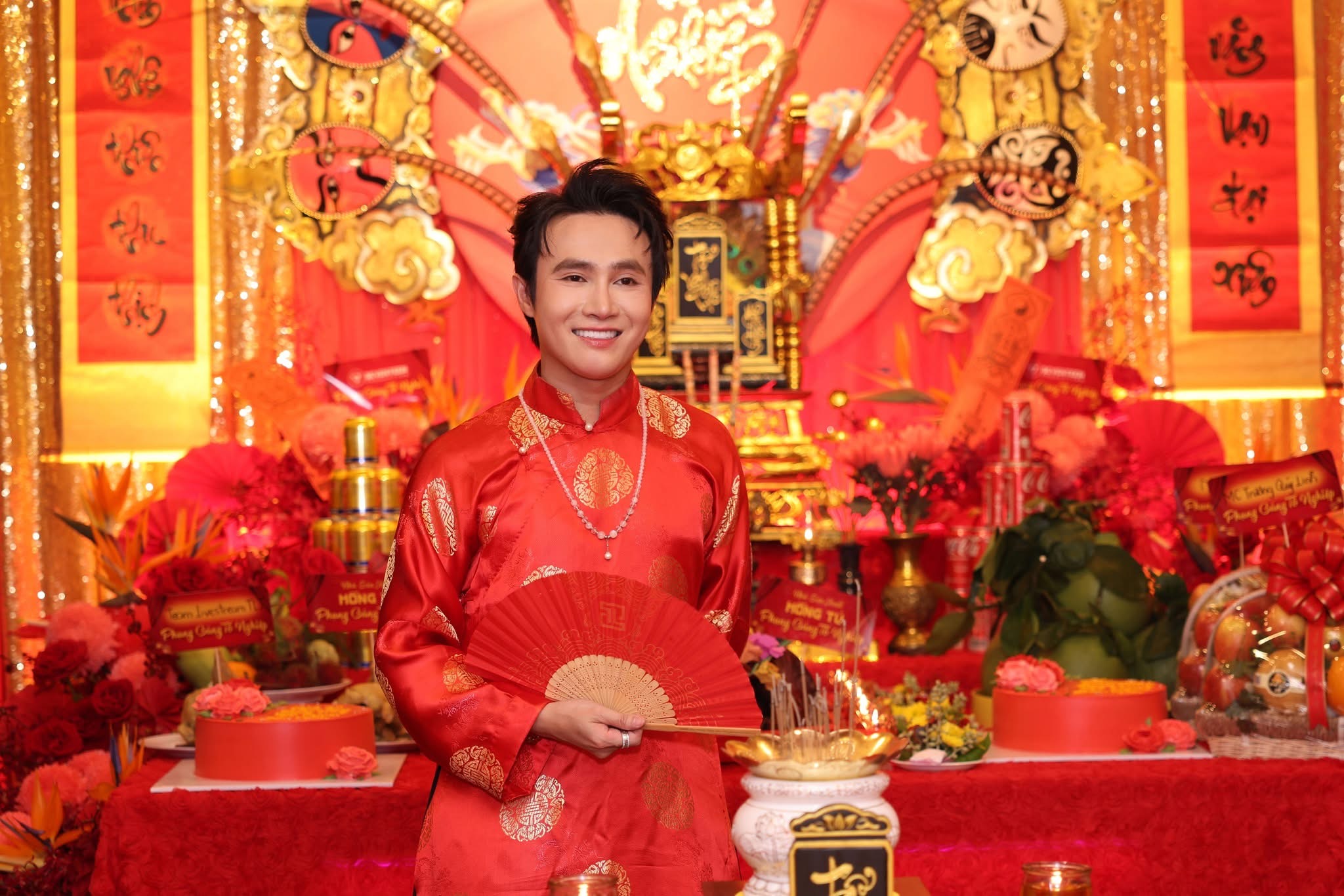 Hoa hậu Nguyễn Thị Bình, giỗ Tổ sân khấu