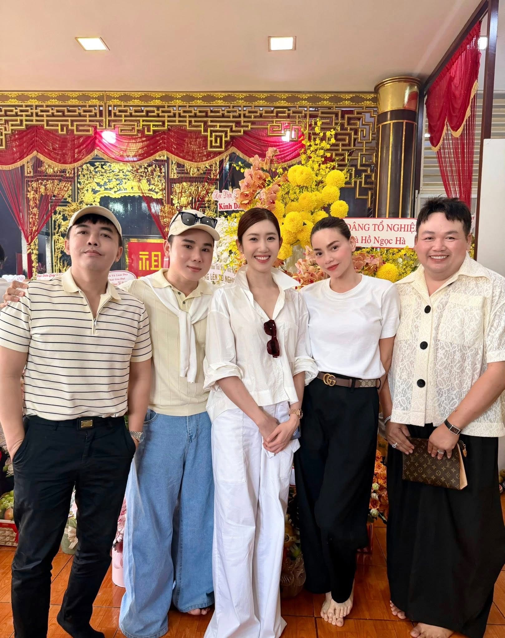 Hoa hậu Nguyễn Thị Bình, giỗ Tổ sân khấu