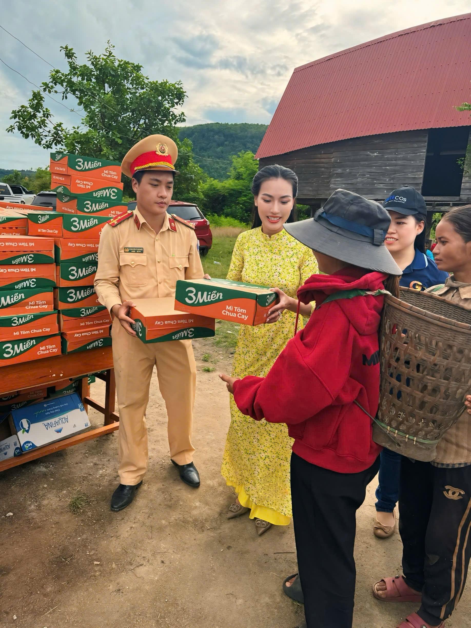 Hoa hậu Nhân ái Nguyễn Ngọc Hiếu, trẻ Em, từ thiện