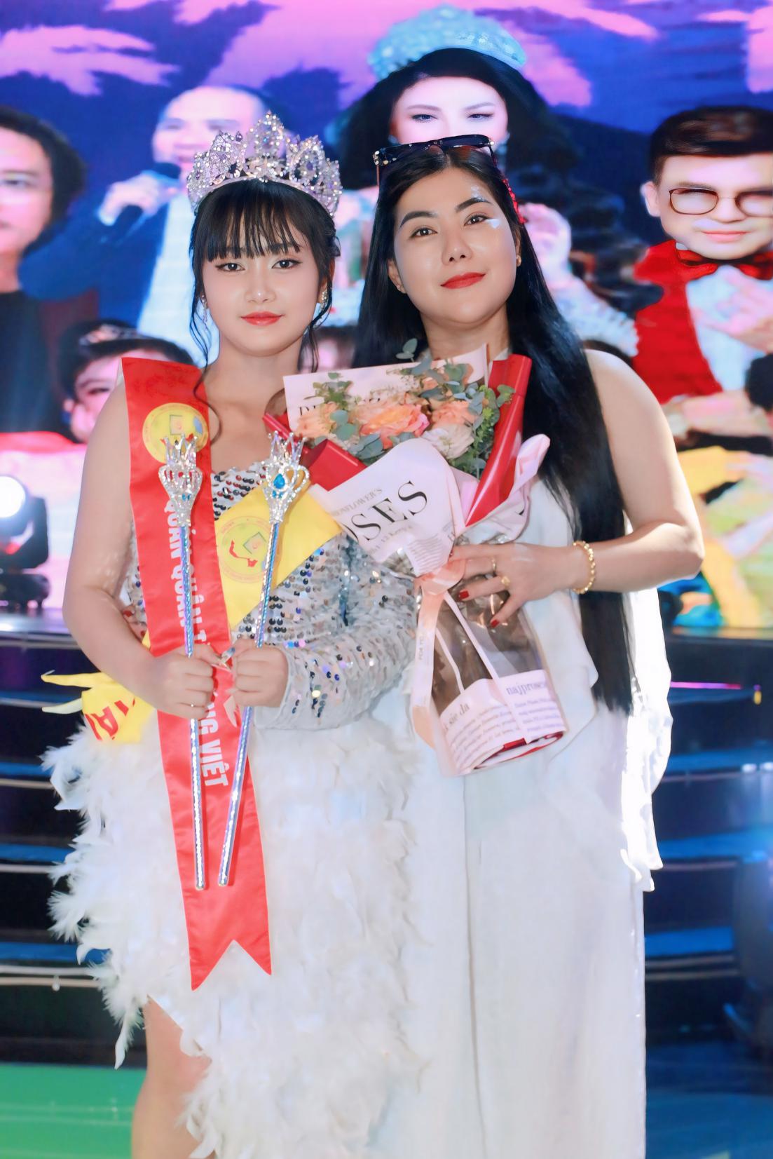 Hoàng Bảo Trân, Tài Năng Việt