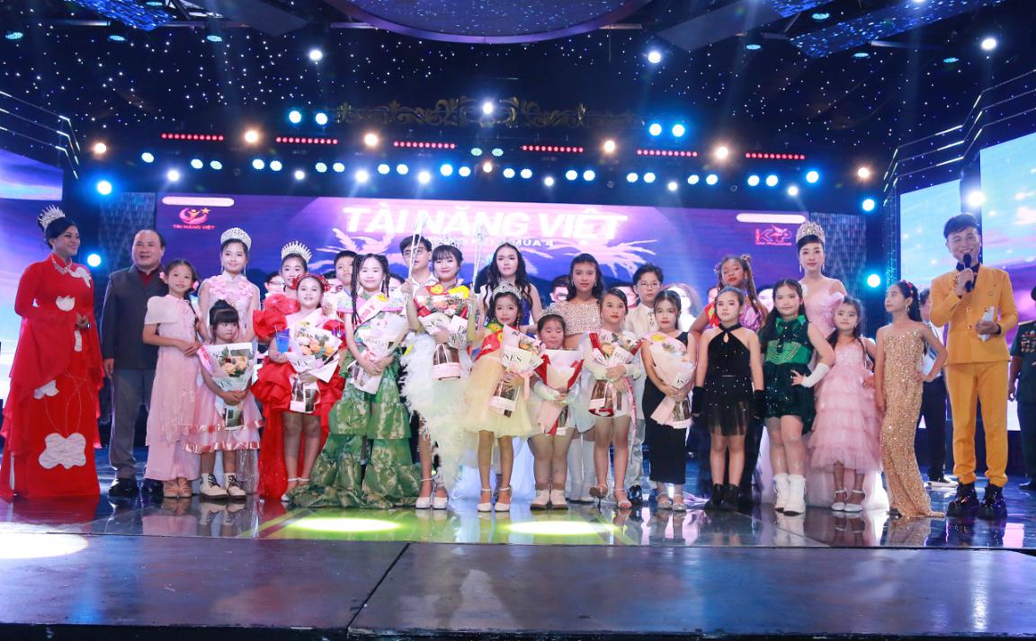 Hoàng Bảo Trân, Tài Năng Việt