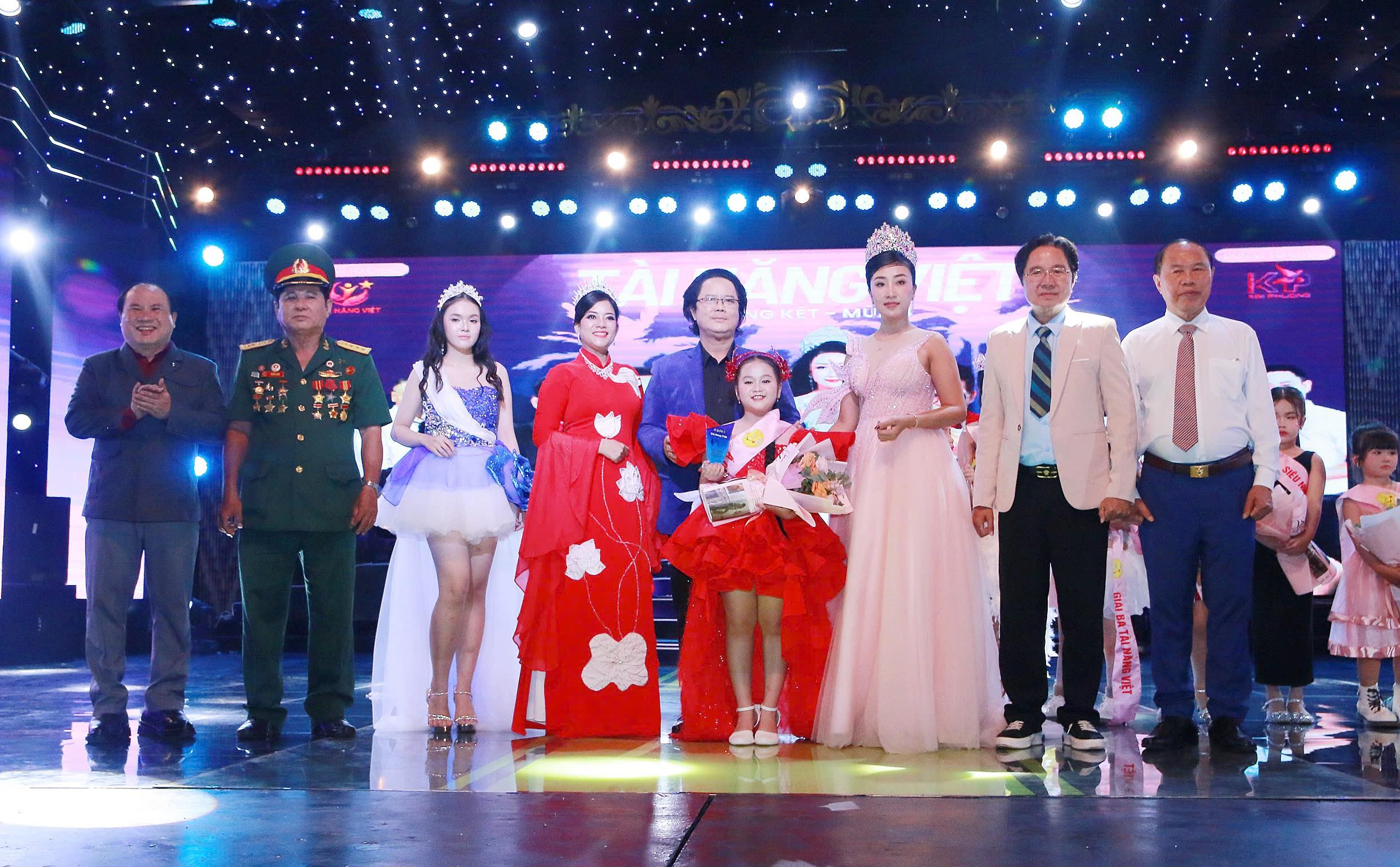 Mai Phương Nghi, Tài Năng Việt