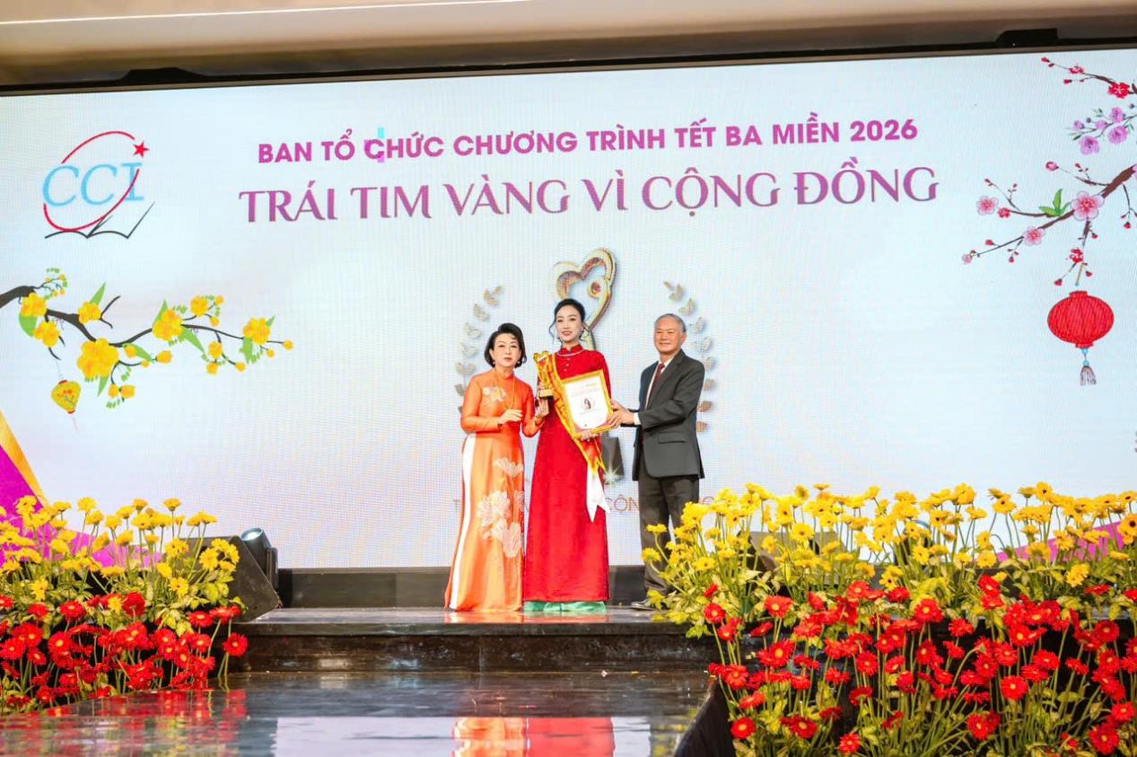 Hoa hậu Kim Phượng, từ thiện