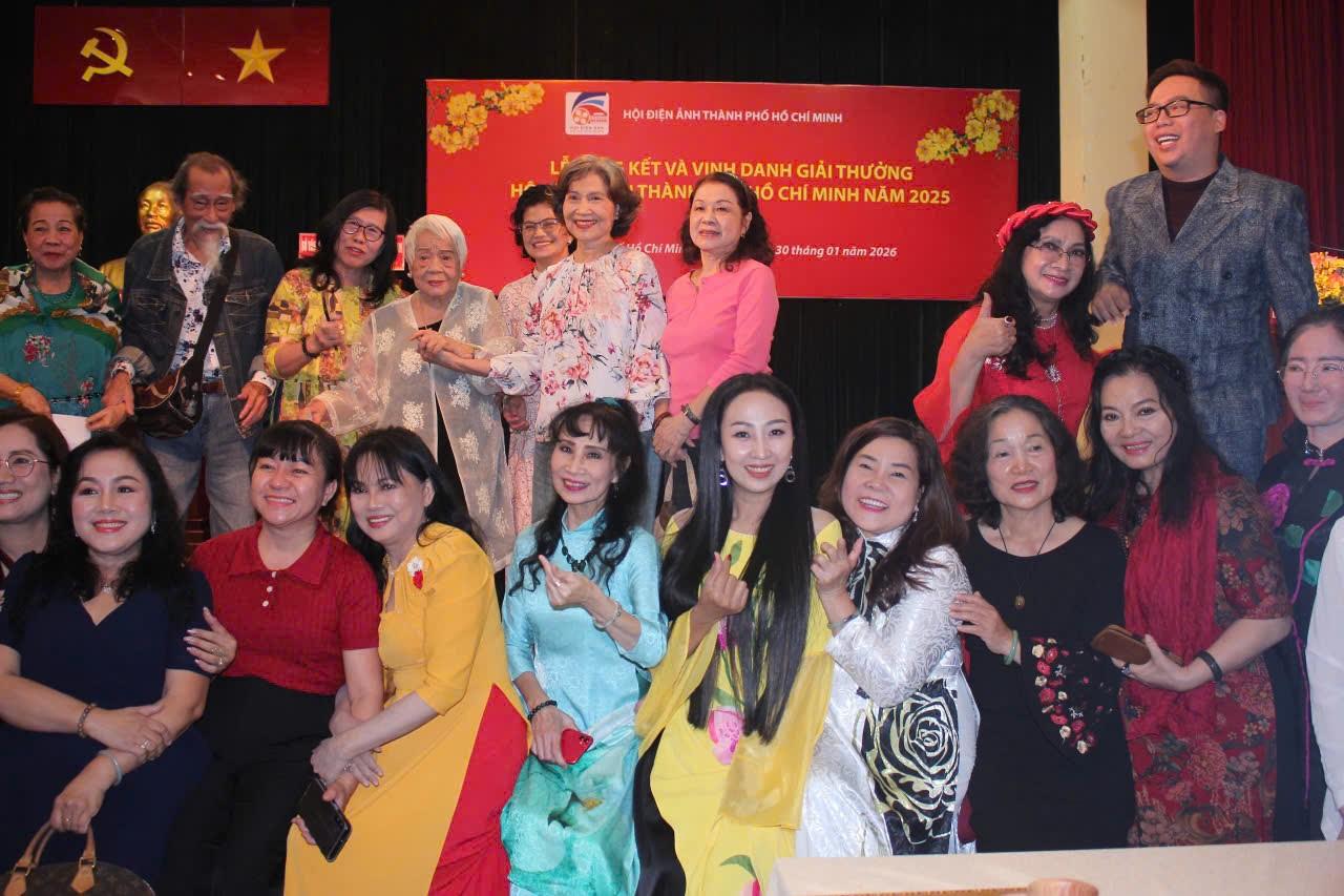 Hoa hậu Kim Phượng, từ thiện