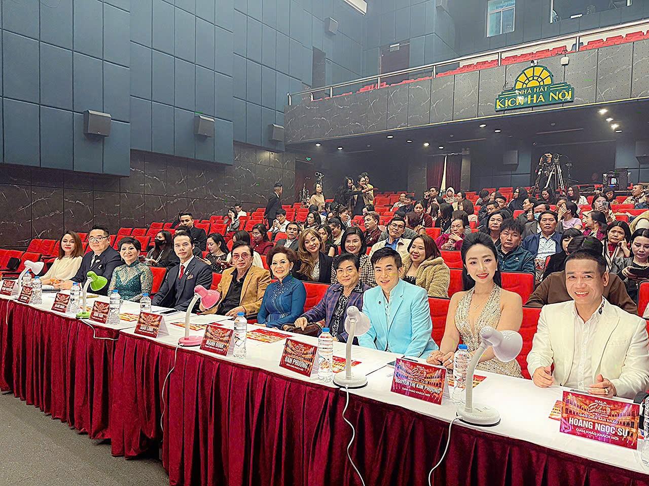 Hoa hậu Kim Phượng, từ thiện